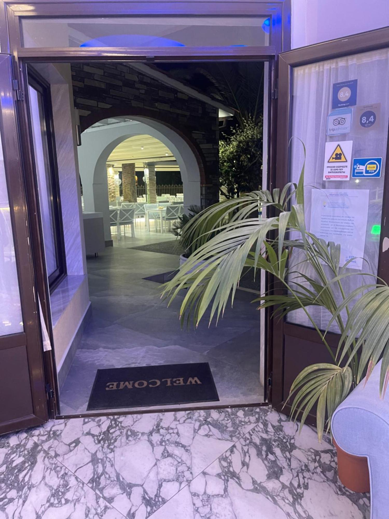 Vergos Hotel Вурвуру Экстерьер фото