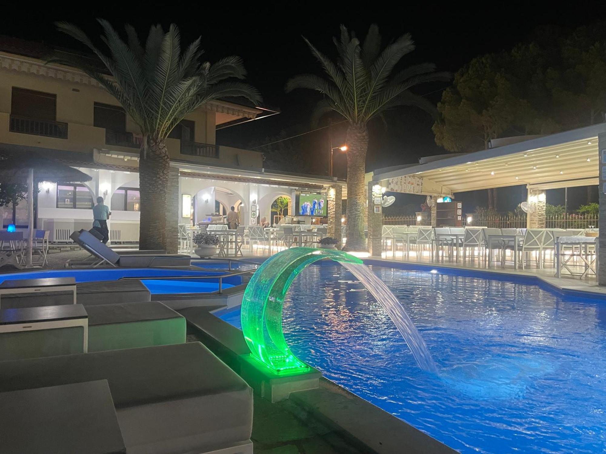 Vergos Hotel Вурвуру Экстерьер фото