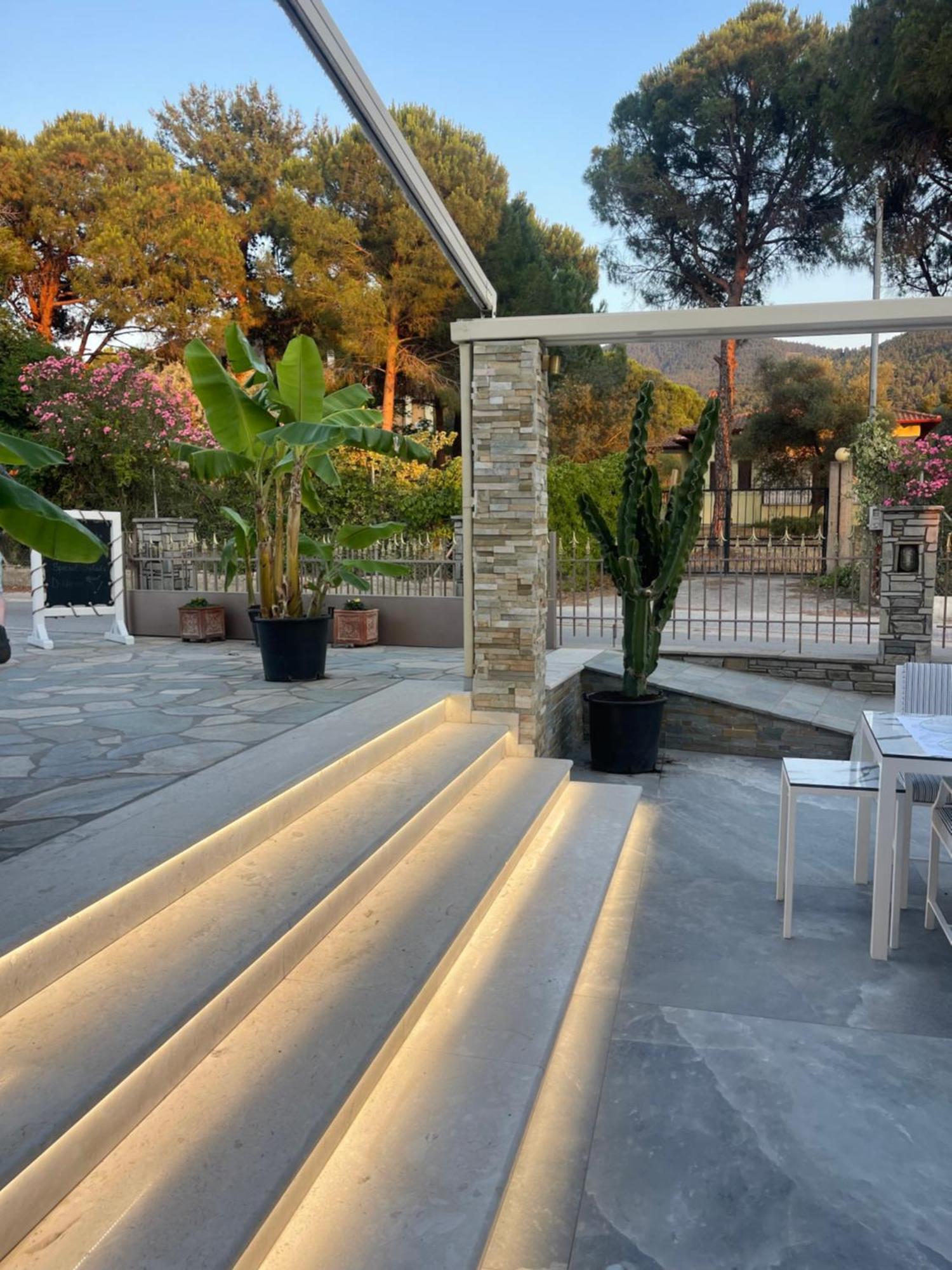 Vergos Hotel Вурвуру Экстерьер фото