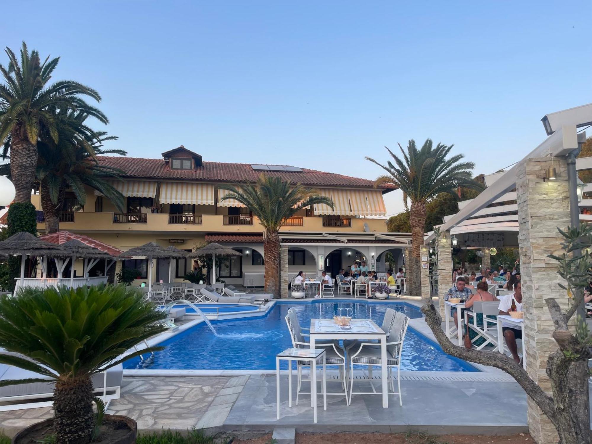 Vergos Hotel Вурвуру Экстерьер фото