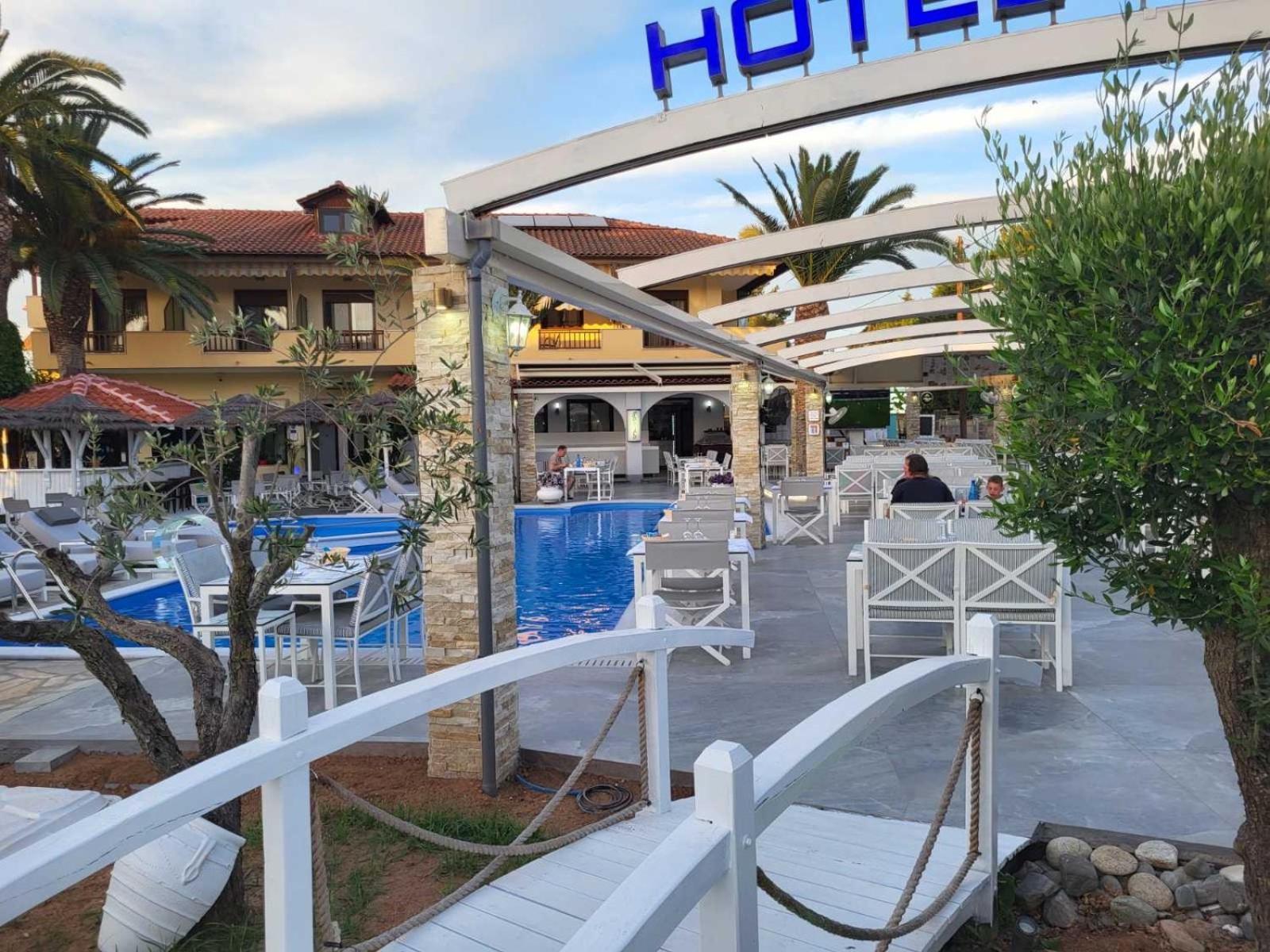 Vergos Hotel Вурвуру Экстерьер фото