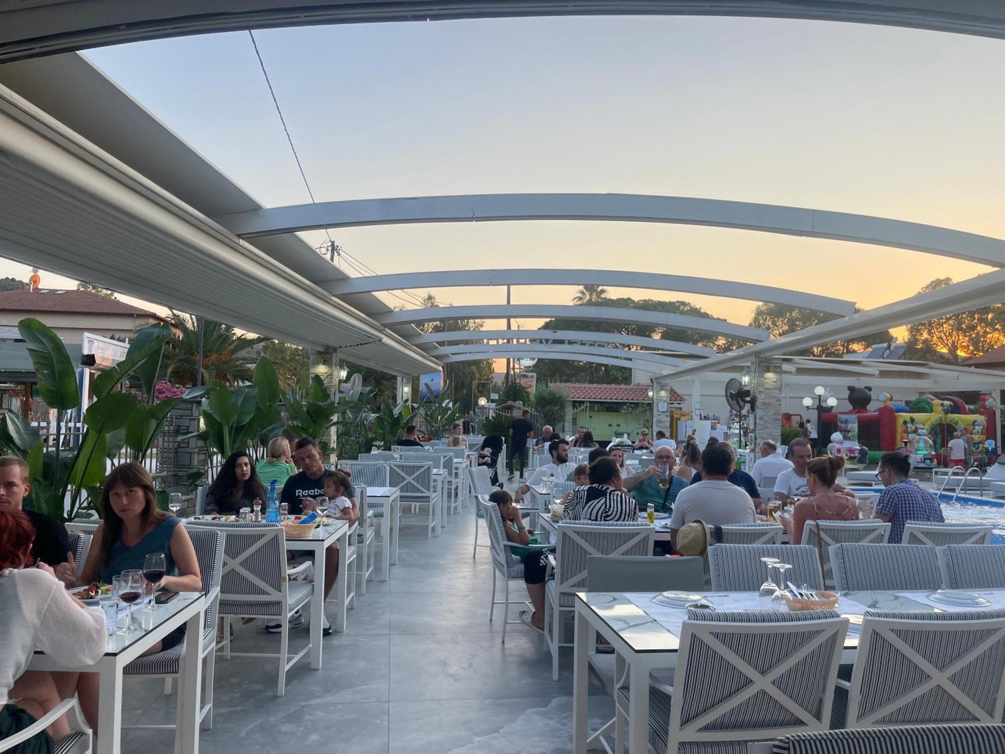 Vergos Hotel Вурвуру Экстерьер фото
