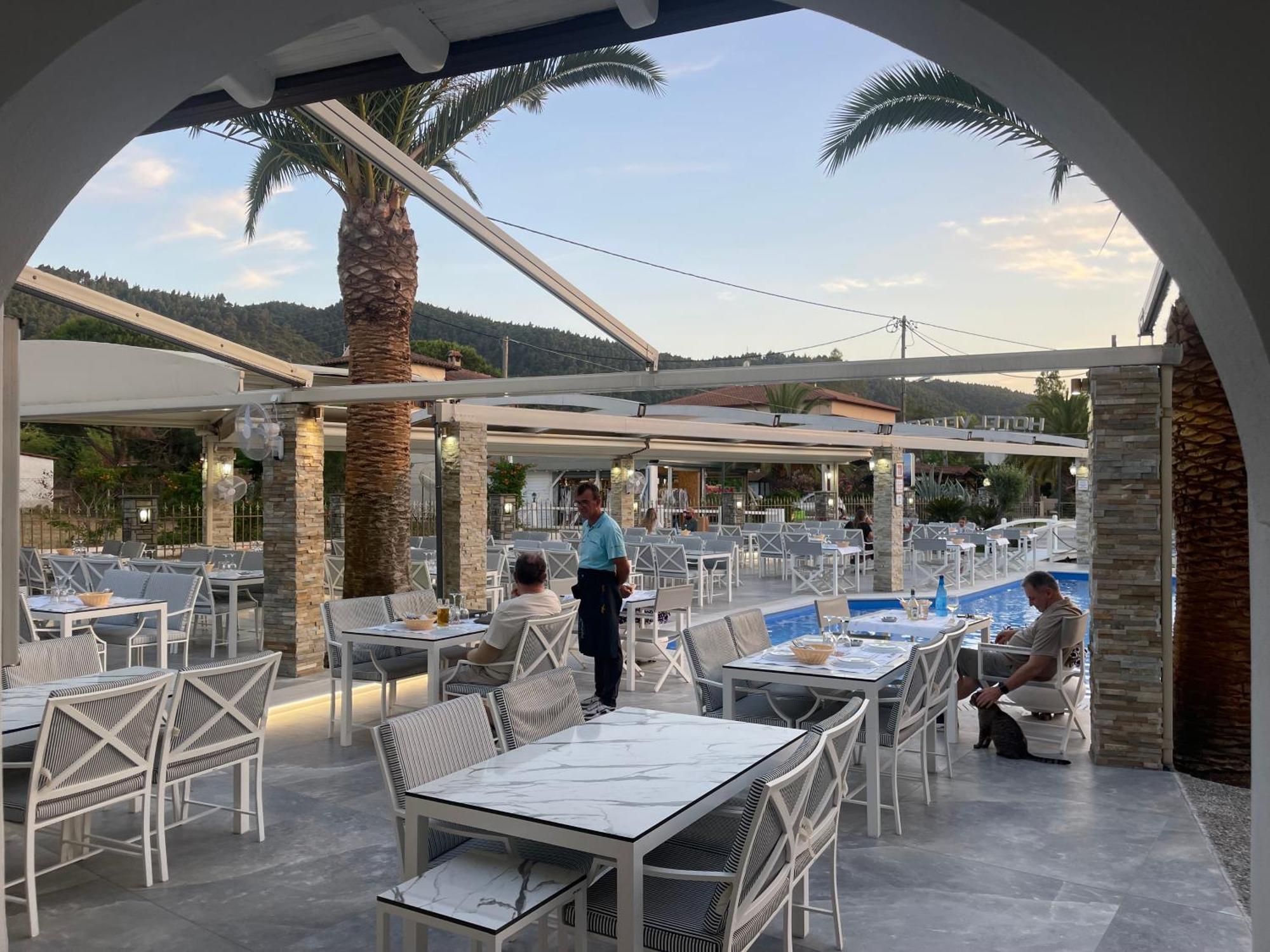 Vergos Hotel Вурвуру Экстерьер фото