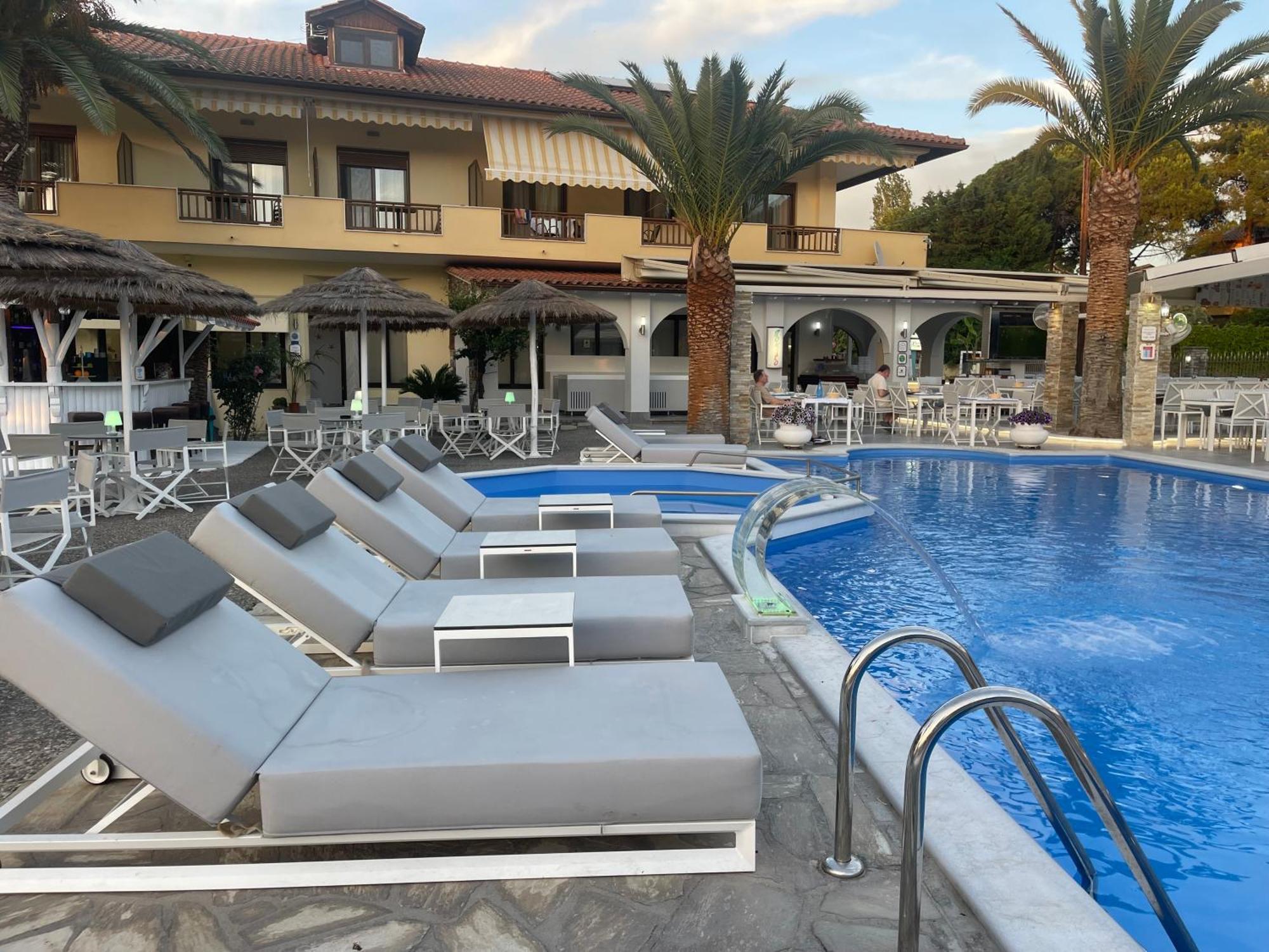 Vergos Hotel Вурвуру Экстерьер фото