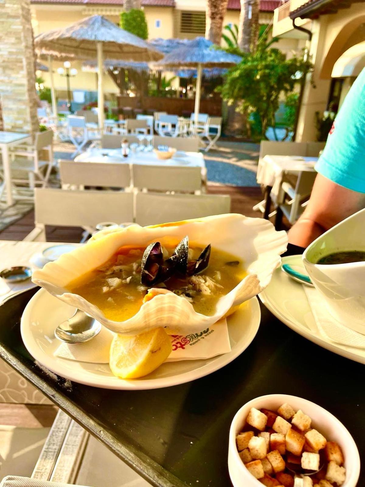 Vergos Hotel Вурвуру Экстерьер фото